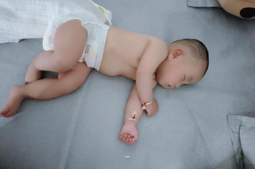 通许宝宝胳膊上起红疙瘩 通许宝宝胳膊上起红疙瘩